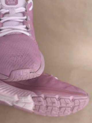 Zapatillas running Under Armour rosa Talla 40
