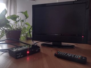 Monitor OKI con TDT integrado marca Aura