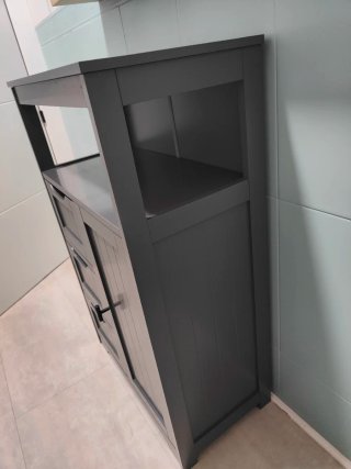 Mueble auxiliar de madera gris