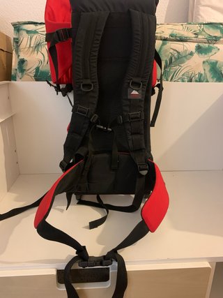 Mochila portabebés niño roja y negra