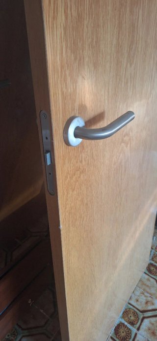 PUERTAS - ESCUCHO OFERTAS,PRECIO NEGOCIABLE.