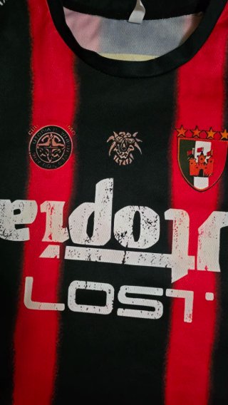 Camiseta Fútbol Negra y Roja Talla XL