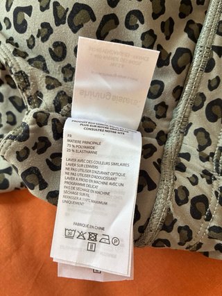Sujetador deportivo con estampado de leopardo