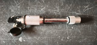Cerradura de alta resistencia para remolque.