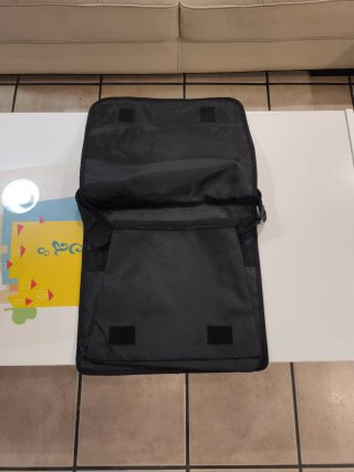 Bolsa 212 Sexy Men Negra Carolina Herrera