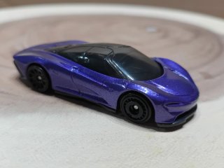 Hot Wheels McLaren Speedtail Morado