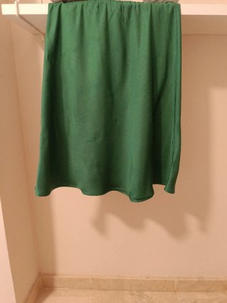 Falda y blusa Only verde y blanca