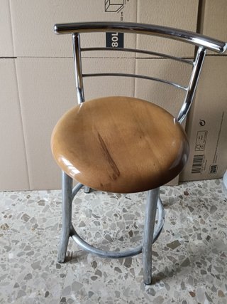 Pareja de taburetes madera y metal