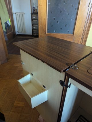 Máquina de coser antigua