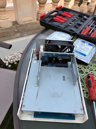 Synology DS212J NAS con dos HDD de 500Gb cada uno