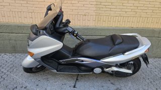 Yamaha T-Max 500 Maxi-Scooter Plata