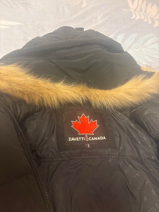 Abrigo crop top Zavetti Canada negro