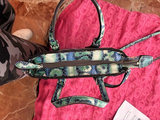 Bolso Guess Estampado Reptil Original
