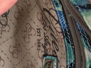 Bolso Guess Estampado Reptil Original