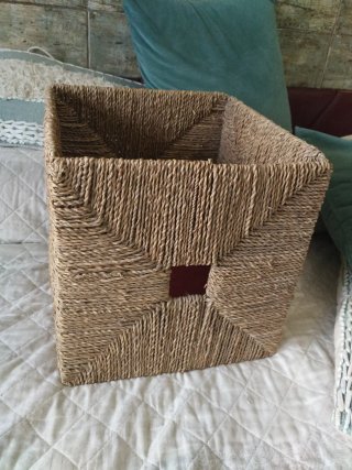 Caja de mimbre Ikea