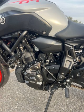 Yamaha MT-07 A2 Negra y Roja