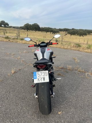 Yamaha MT-07 A2 Negra y Roja