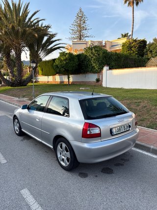 Audi A3 1.6 FSI 103CV