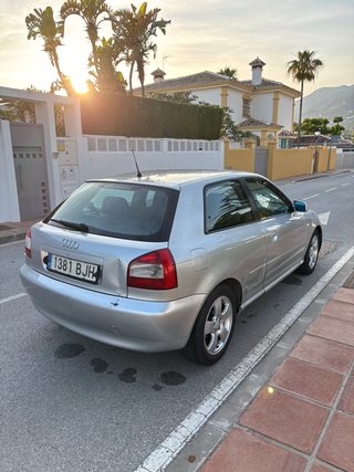 Audi A3 1.6 FSI 103CV