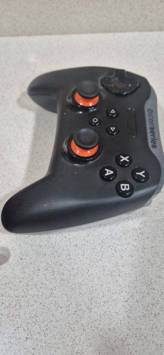 Mando SteelSeries Stratus XL Negro y Naranja