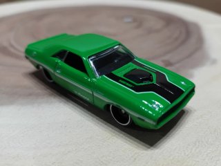 Hot Wheels 70 Challenger Verde