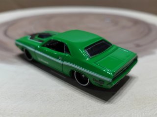 Hot Wheels 70 Challenger Verde