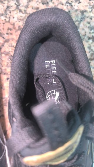Zapatillas Puma T36 Negras y Doradas