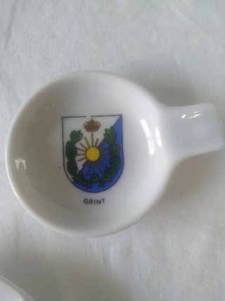 3 Ceniceros de cerámica con escudos