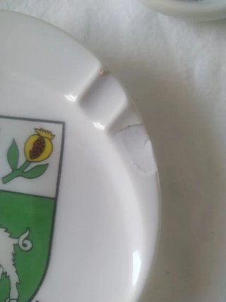 3 Ceniceros de cerámica con escudos