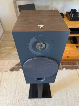 Altavoces Focal Chora 806 Madera Oscura + Pies
