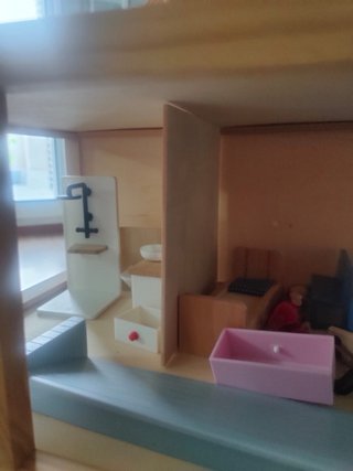 Casa de Muñecas de Madera con Accesorios