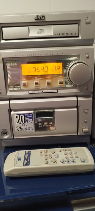 Cadena JVC CD Radio Cassette con Altavoces y Mando