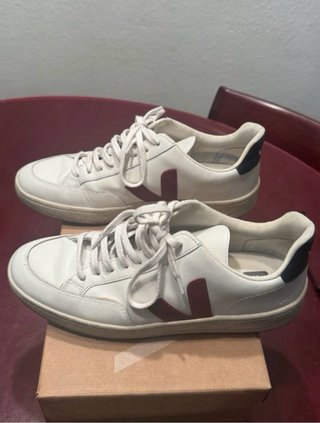 Zapatillas Veja V12 Blancas y Rojas