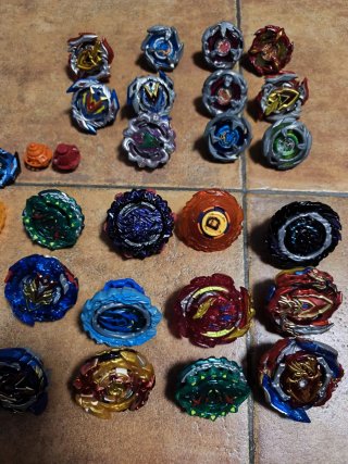 Beyblade X Arena y Accesorios