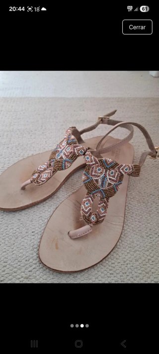 Sandalias planas boho con pedrería