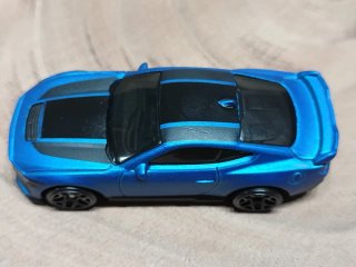 Ford Mustang Dark Horse Hot Wheels Azul