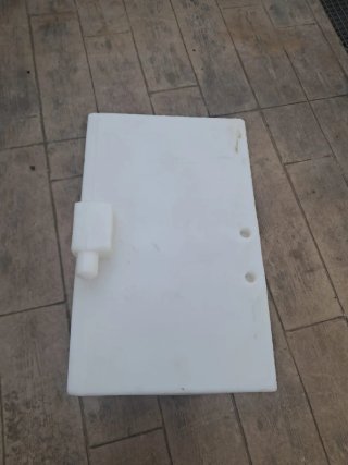Depósito agua 140Litros blanco con tapa roja