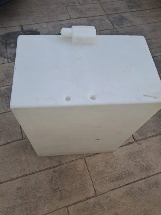 Depósito agua 140Litros blanco con tapa roja