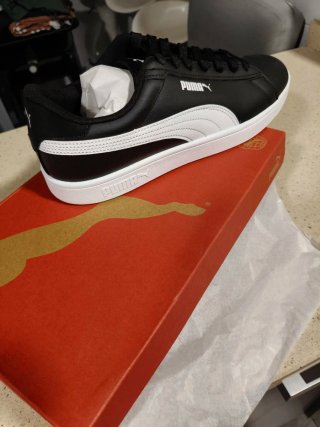 Zapatillas Puma Negras y Blancas