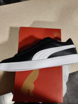 Zapatillas Puma Negras y Blancas