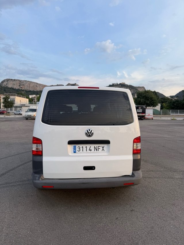 Volkswagen Transporter T5 2011