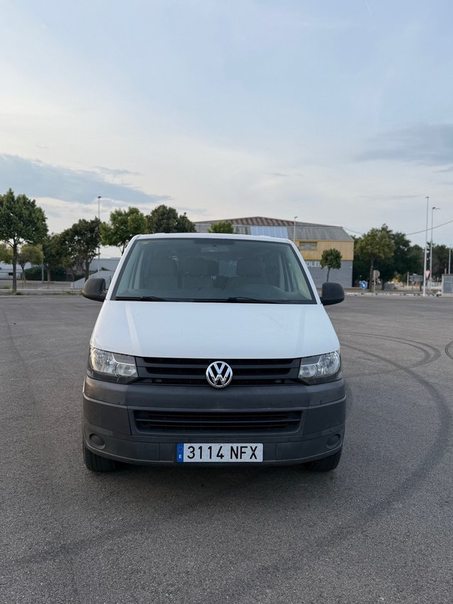 Volkswagen Transporter T5 2011