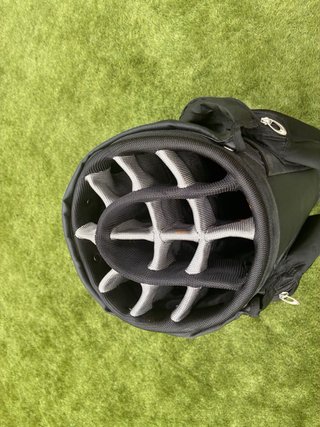 Bolsa de palos de golf con accesorios