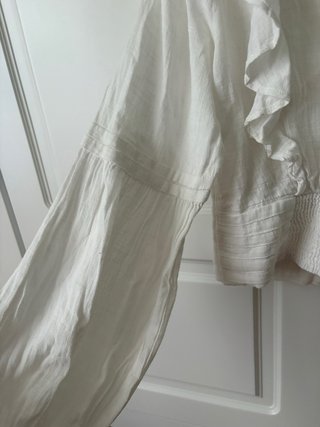 Blusa blanca Primark volantes manga larga