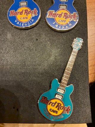 Diferentes pins Hard Rock Cafe