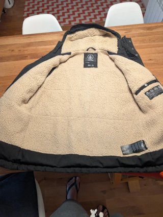 Parka Volcom Negra Impermeable Forro Beige