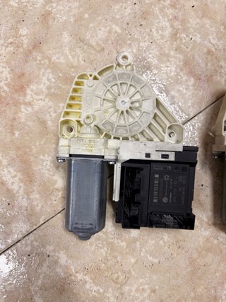 2 Motores Elevalunas Delanteros VW Passat B6