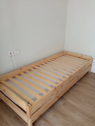Cama nido apilable Ikea de pino de 80x200