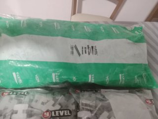Niveladores y cuñas para alicatar