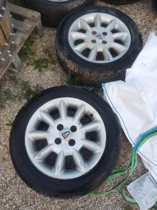Llantas Rover 45